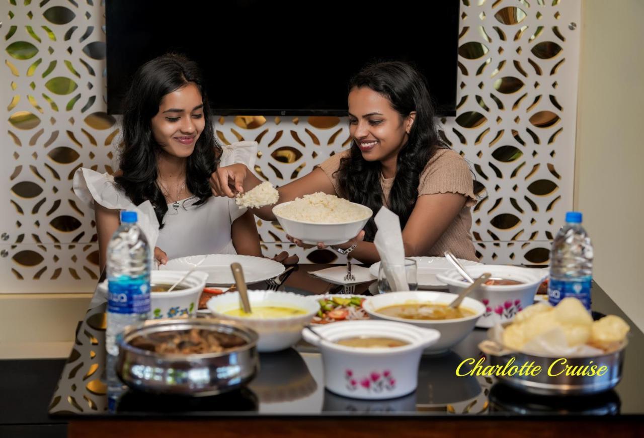 Charlotte Cruise House Boat Hotel Alappuzha Bagian luar foto