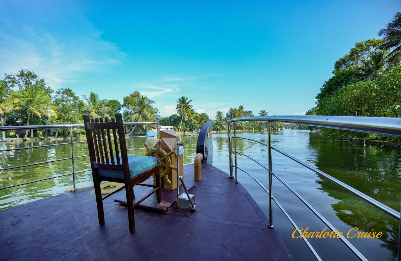 Charlotte Cruise House Boat Hotel Alappuzha Bagian luar foto