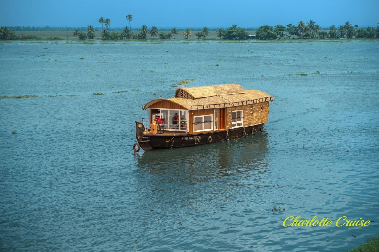 Charlotte Cruise House Boat Hotel Alappuzha Bagian luar foto
