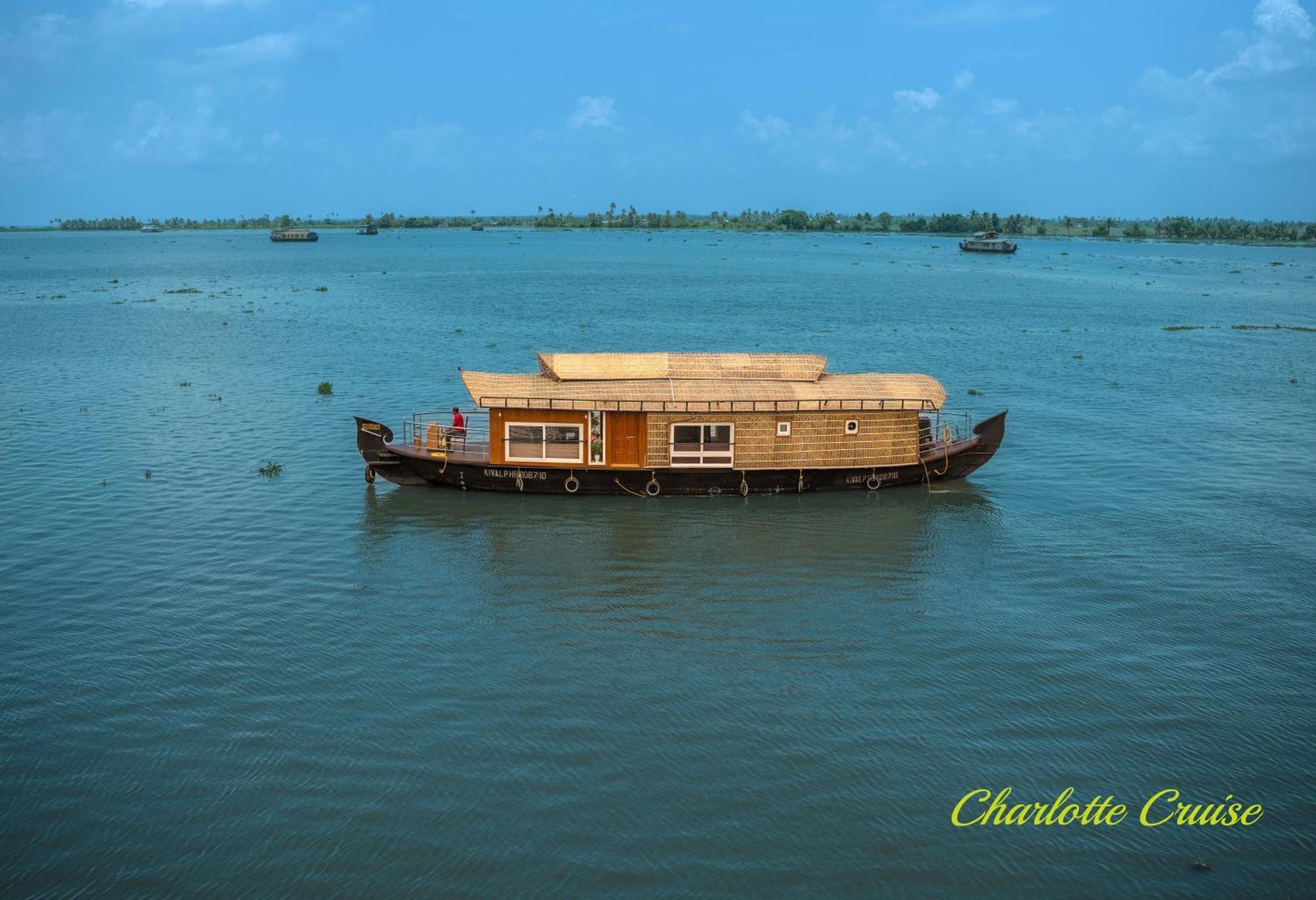 Charlotte Cruise House Boat Hotel Alappuzha Bagian luar foto