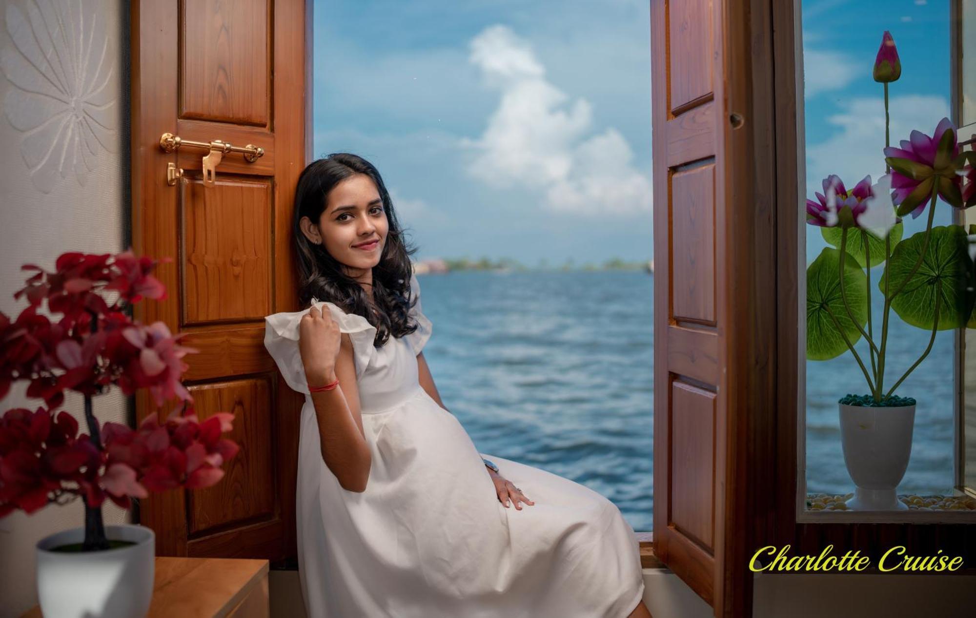 Charlotte Cruise House Boat Hotel Alappuzha Bagian luar foto